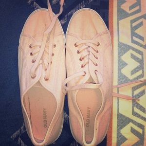 Light pink keds